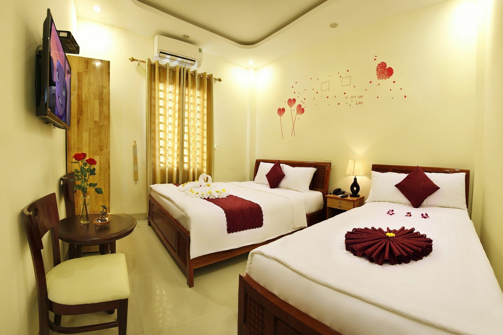 Victori Hotel Danang Exterior photo